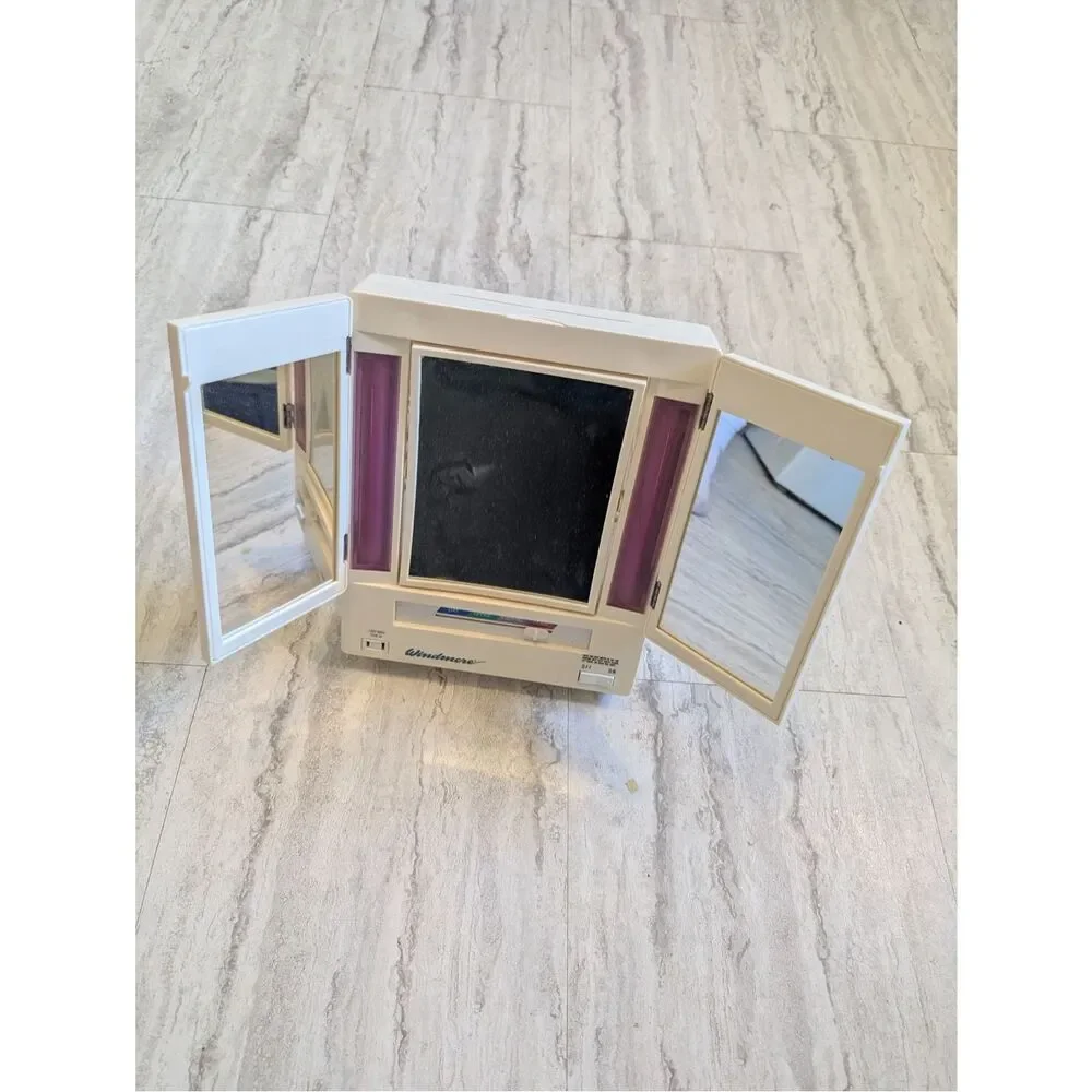 Vintage 1980s Windmere Trifold Panoramic Go Lightly Make Mirror / Vanity